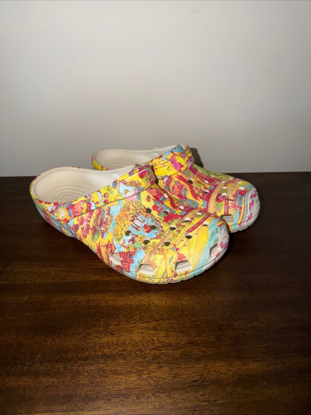 Disney 2022 50th Anniversary Vault Collection Parks Map Crocs W9/M 7